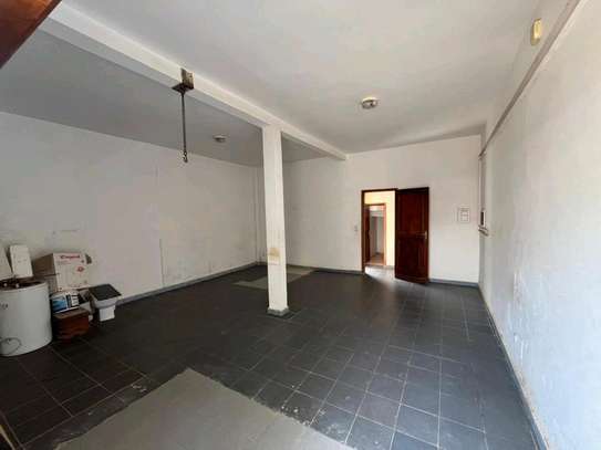 VILLA à louer aux Almadies zone de recasement image 2