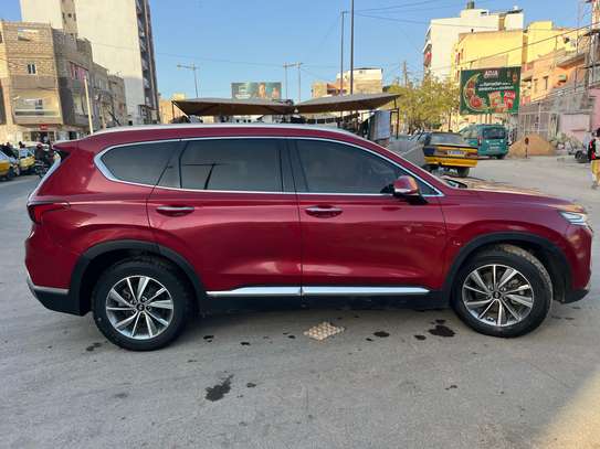 Hyundai Santa Fe image 4