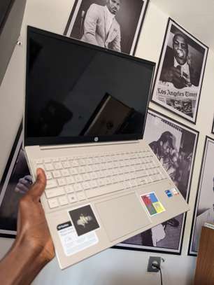 HP Pavilion/i7 11th gen /512gb /16gb ram image 4