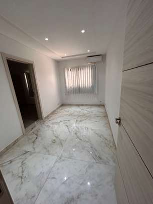 Appartement de 7 pièces pour bureau à louer image 10