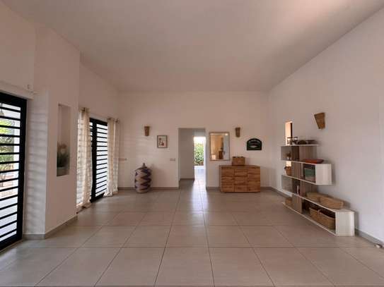 Belle villa meublée a vendre a Nguerigne image 6