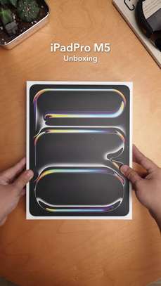 Apple iPad Pro 13 (M5) scellé image 2