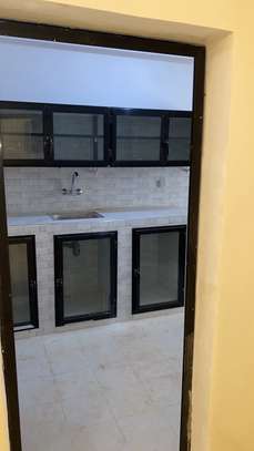 Appartement à Louer à la Cité Sonatel De zac Mbao image 2