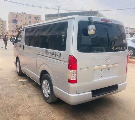 Toyota hiac Automatic Diasel image 2