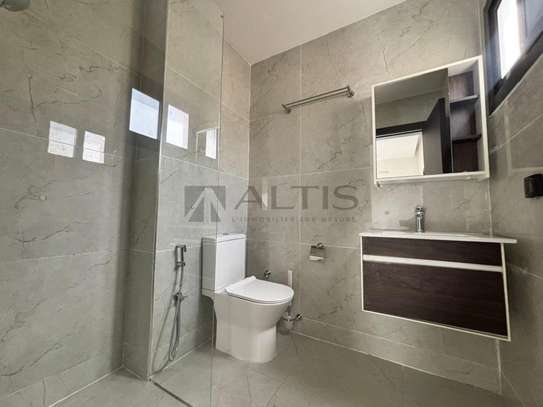 APPARTEMENT F4 HAUT STANDING AU POINT E image 9