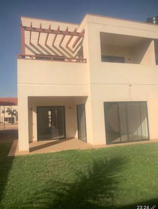 Villa 215 m2 à vendre a Rufisque cité du jardin Kalia image 5