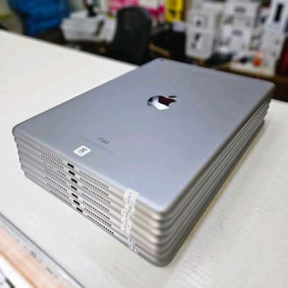 iPad 6th 32g image 9