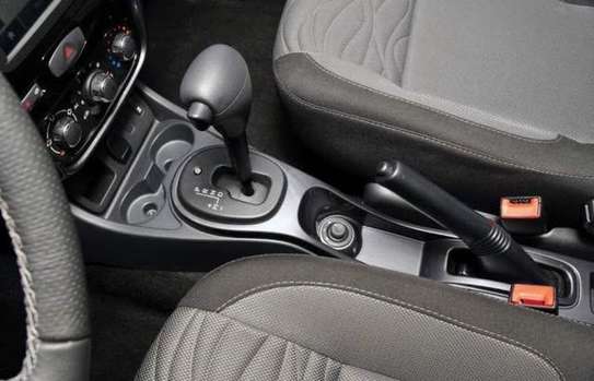 Renault Duster essence automatique 4sylindres image 2
