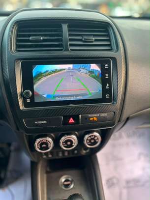 Mitsubishi outlander image 5