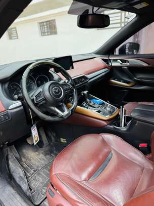 Mazda CX-9 SUV gris métallisé spacieux image 6