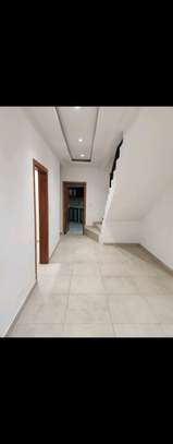Duplex F5 ( RDC et 1er étage) image 4