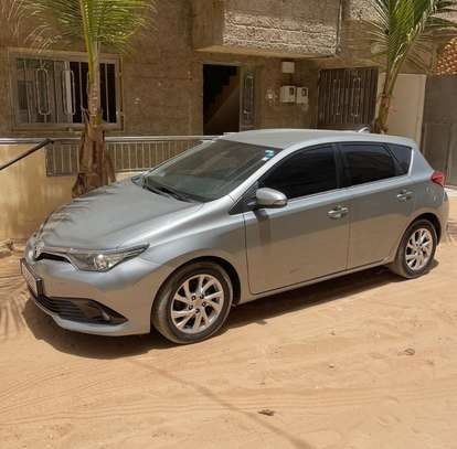 Toyota Auris 2018 image 2