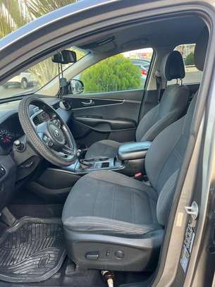 Kia Sorento image 10