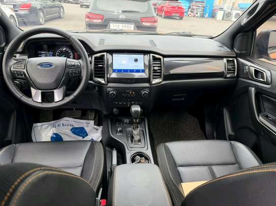 Ford Ranger 4x4 Bleu foncé Pickup robuste image 6