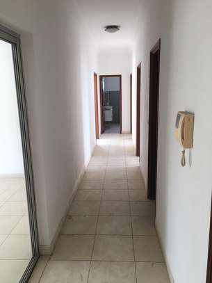 Appartement 3 chambres vide Ouakan cité africa école Mermoz image 2