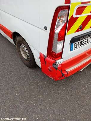 AMBULANCE RENAULT MASTER image 2