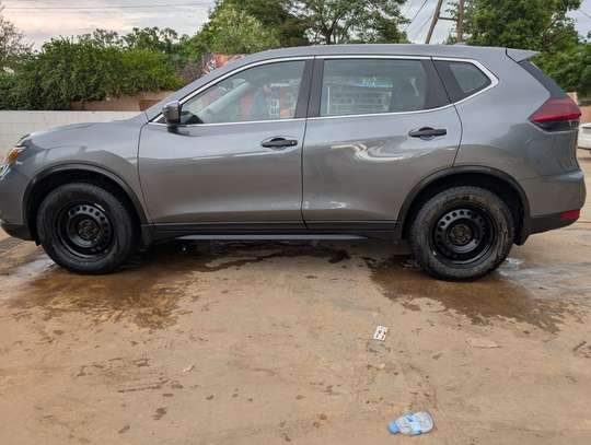 Nissan Rogue 2018 image 2