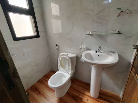A louer appartement neuf lumineux F4 sacré cœur 3 image 8
