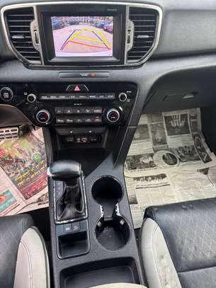 KIA SPORTAGE E X image 9