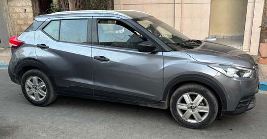 Nissan Kicks 2018 SUV compact gris économique image 2