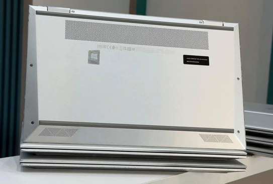 HP EliteBook x360 1040 G8 image 5