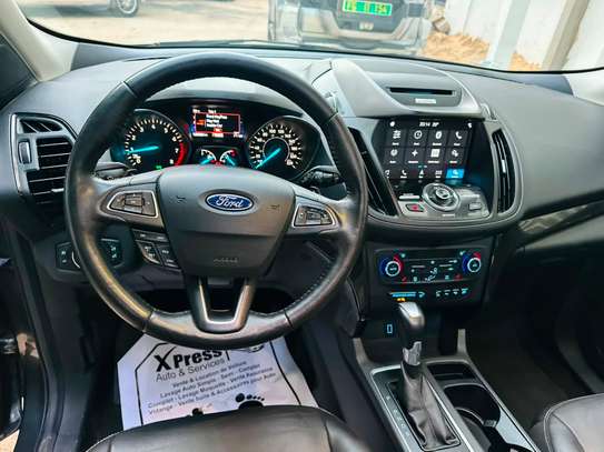 Ford Escape Titanium année 2017 image 9
