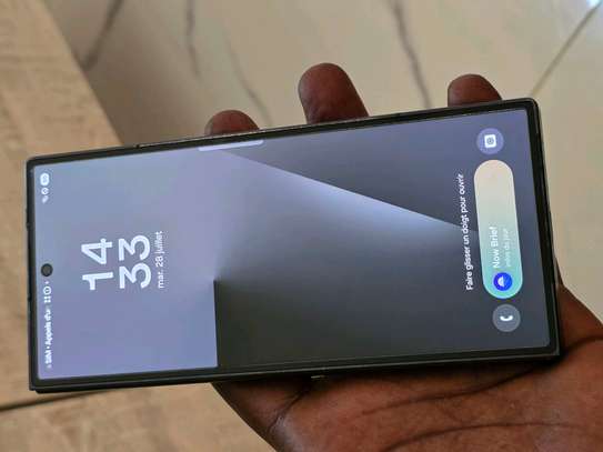 Samsung galaxie Z fold7 512GB 12GB ram image 3