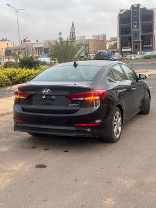 Hyundai elantra Limited image 4