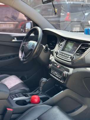 Hyundai Tucson image 8
