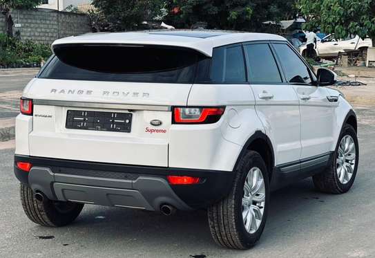 Range Rover Évoque 2018 Dynamic image 4