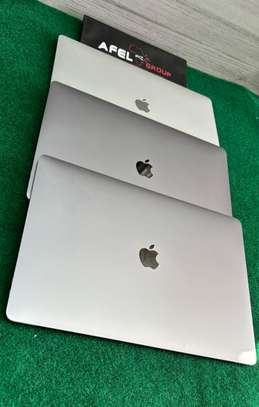 MacBook Pro 2019 Touch Bar image 1