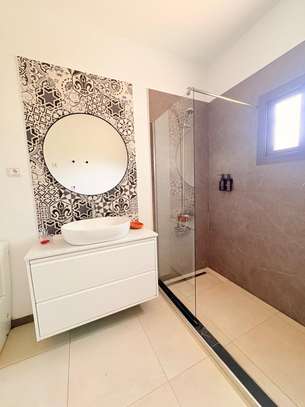 Villa piscine privée – 4 suites – Somone / Saly image 6