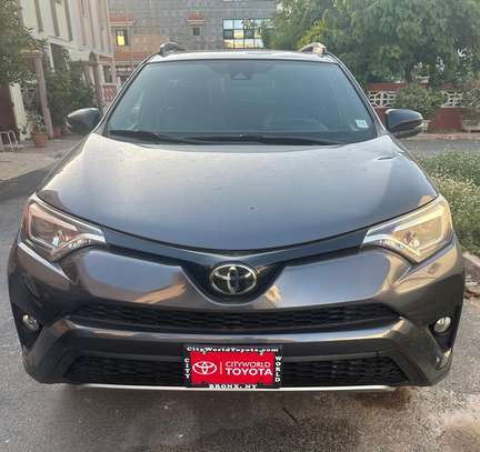 Toyota RAV4 2018 image 2