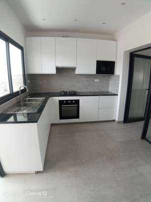 Appartement F4 grand standing image 5