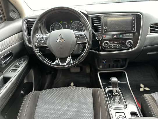 Mitsubishi Outlander sport image 9