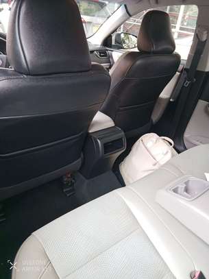 TOYOTA CAMRY SE image 3