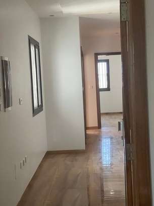 Appartement 3 pieces à louer mamelle mbackiyou faye image 2