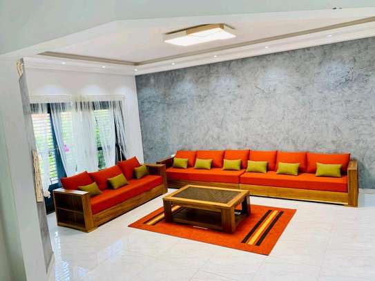Appartement moderne avec piscine privée et jardin sécurisé image 7