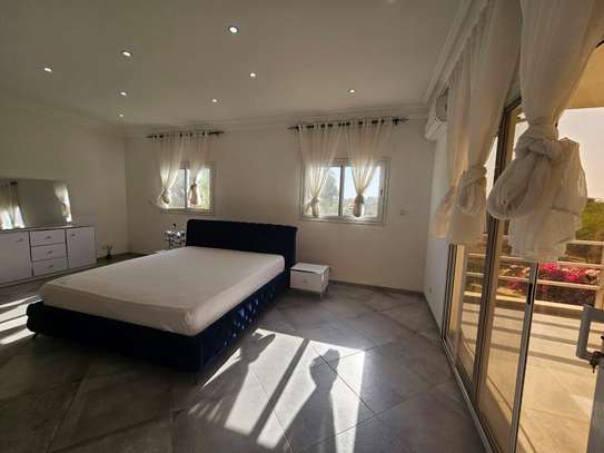 A LOUER SUR MBALING Maison moderne image 11