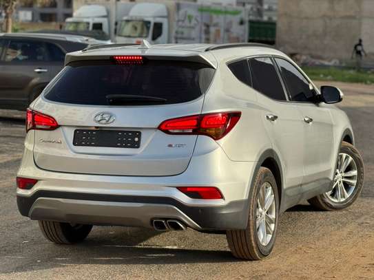 Hyundai SantaFe 2017 image 4