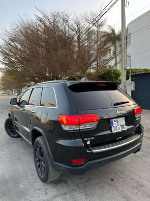 Jeep grand Cherokee image 12
