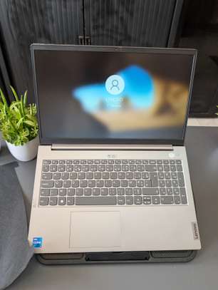 Lenovo i7 11th gen / NVIDIA /256gb / 16gb ram image 3