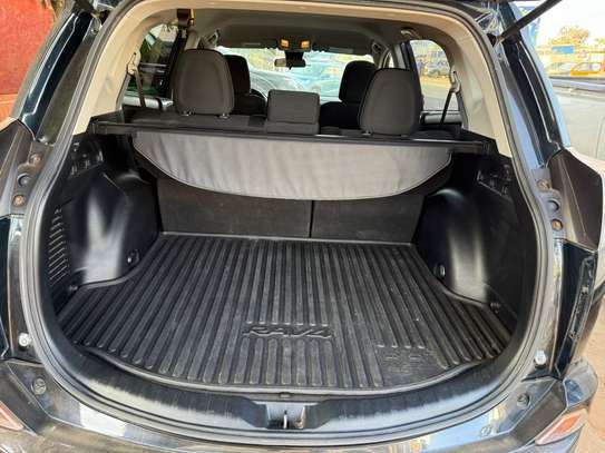 TOYOTA RAV LE image 3