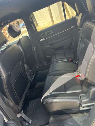 Ford Explorer image 4