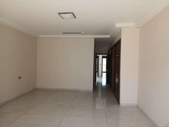 BEL APPARTEMENT DE 04 CHAMRES AU POINT E image 9