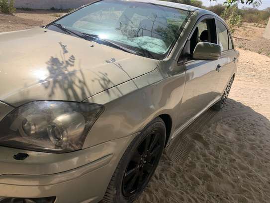 A vendre Toyota avensis image 4