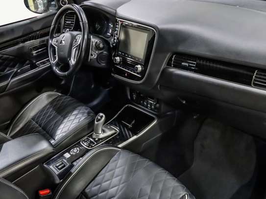 Mitsubishi Outlander PHEV 2020 image 11