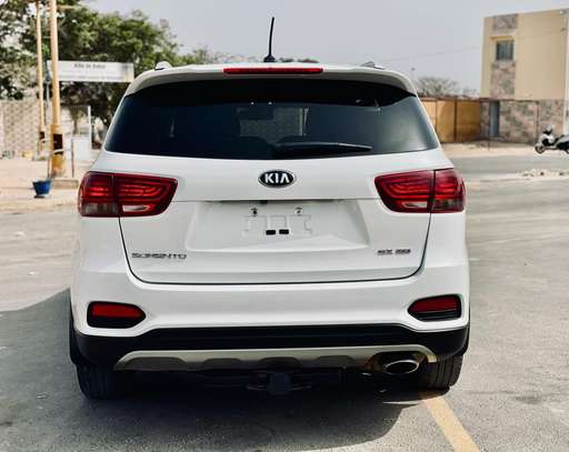 KIA SORENTO image 5