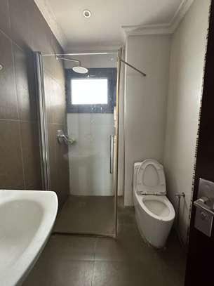 Appartement f5 à louer au point E image 10