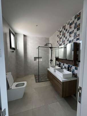 Appartement f4 à louer aux almadies image 3